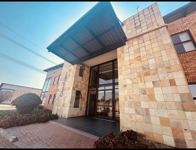 383.20M² OFFICE TO LET IN PAULSHOF
